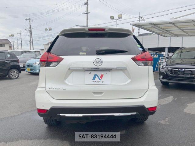 Nissan X-TRAIL 2017-09 8486316-11