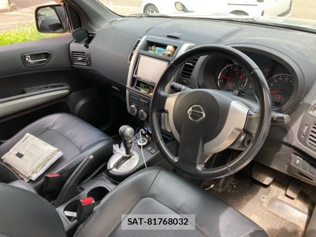 Nissan X-TRAIL 2011-09 8486320-12