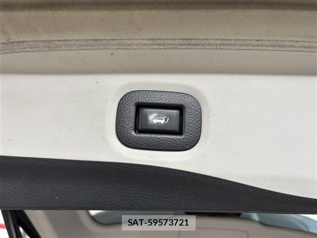 Nissan X-TRAIL 2013-12 8486317-16