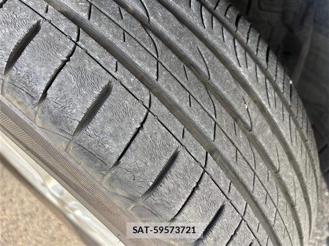 Nissan X-TRAIL 2013-12 8486317-18