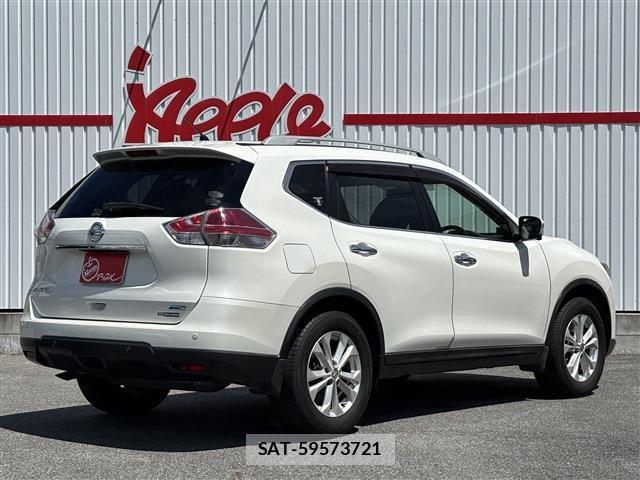 Nissan X-TRAIL 2013-12 8486317-2