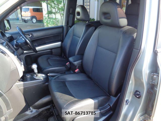 Nissan X-TRAIL 2011-12 8528416-10