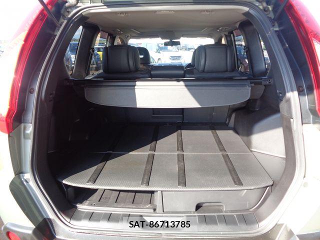 Nissan X-TRAIL 2011-12 8528416-11