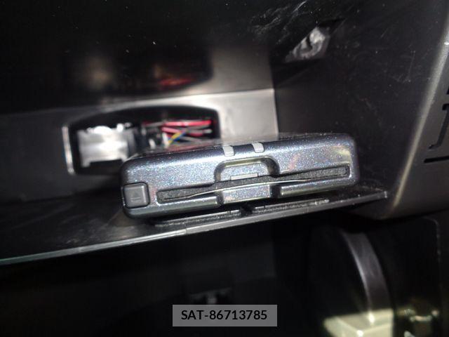 Nissan X-TRAIL 2011-12 8528416-19
