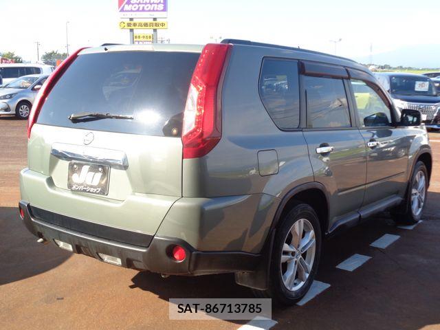 Nissan X-TRAIL 2011-12 8528416-2