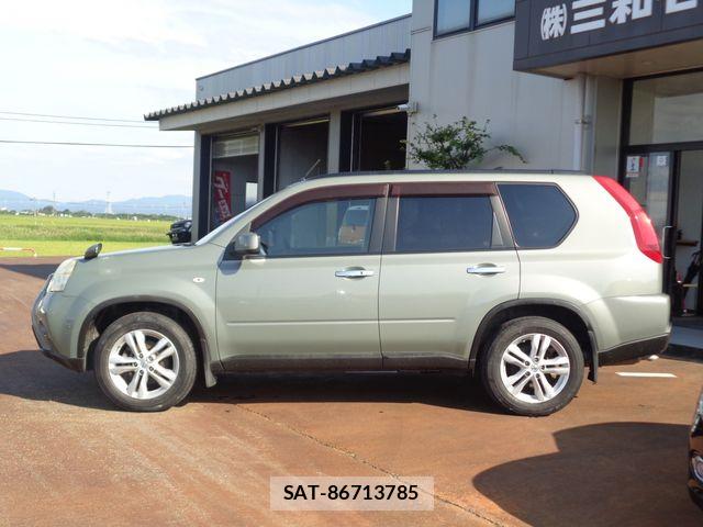 Nissan X-TRAIL 2011-12 8528416-5