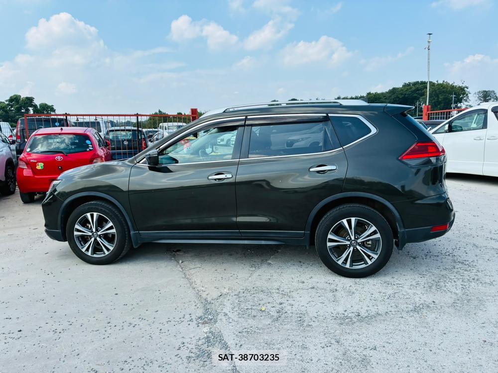 Nissan X-TRAIL 2019-02 8232530-1