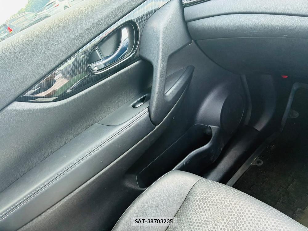 Nissan X-TRAIL 2019-02 8232530-24