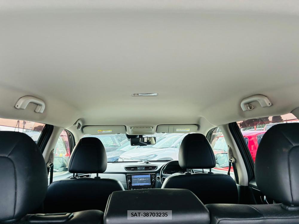 Nissan X-TRAIL 2019-02 8232530-25