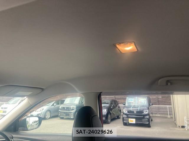 Nissan X-TRAIL 2014-09 8528410-11