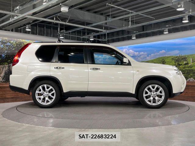 Nissan X-TRAIL 2011-09 8528401-16