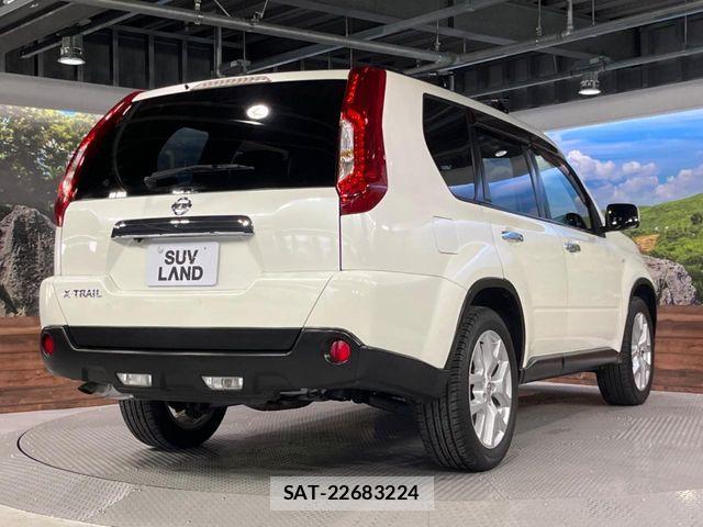 Nissan X-TRAIL 2011-09 8528401-17