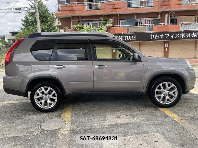 Nissan X-TRAIL 2013-02 8528399-5