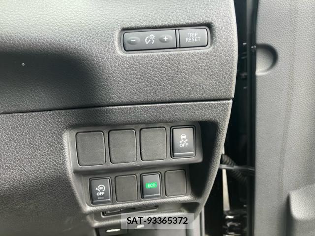 Nissan X-TRAIL 2015-06 8528400-12