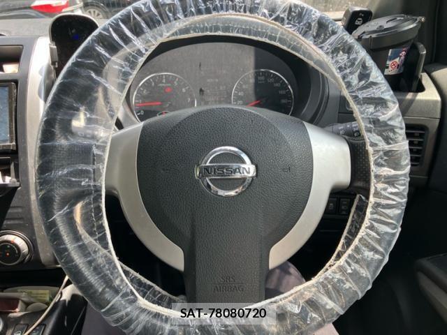 Nissan X-TRAIL 2012-04 8564196-18