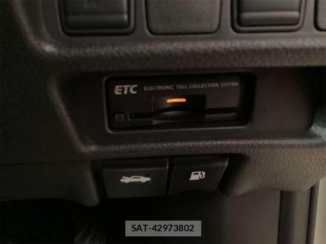 Nissan X-TRAIL 2017-05 8629941-4