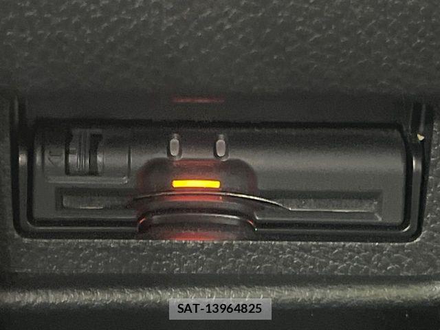 Nissan X-TRAIL 2013-09 8629943-4