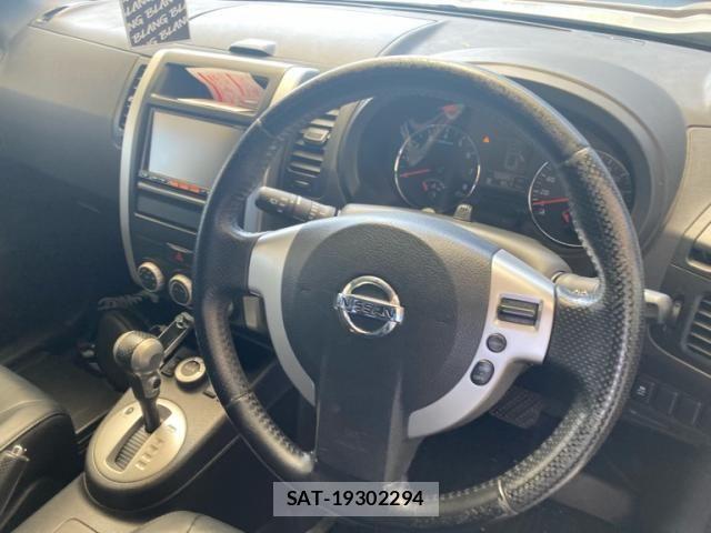 Nissan X-TRAIL 2013-10 8629950-12