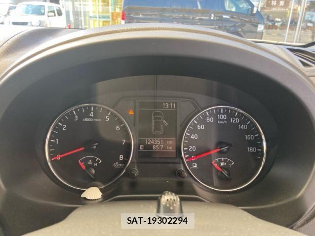 Nissan X-TRAIL 2013-10 8629950-17