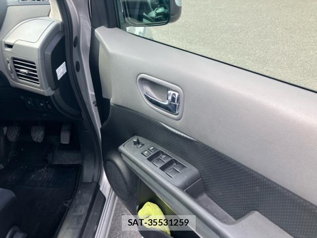 Nissan X-TRAIL 2008-12 8629959-10
