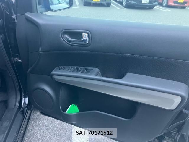 Nissan X-TRAIL 2010-08 8667207-9