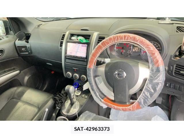 Nissan X-TRAIL 2012-02 8662582-10