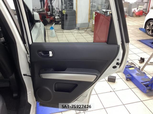 Nissan X-TRAIL 2012-01 8662579-12