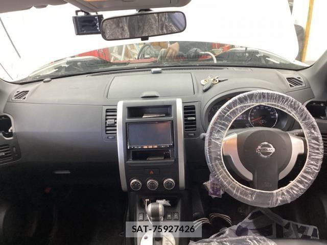 Nissan X-TRAIL 2012-01 8662579-16
