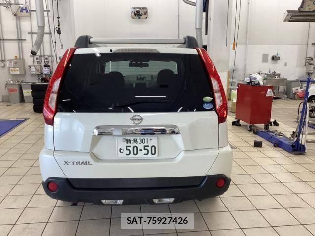 Nissan X-TRAIL 2012-01 8662579-1