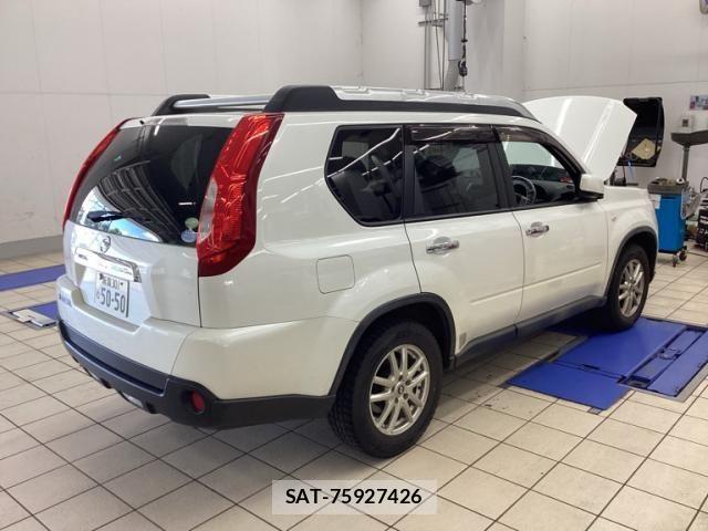 Nissan X-TRAIL 2012-01 8662579-3