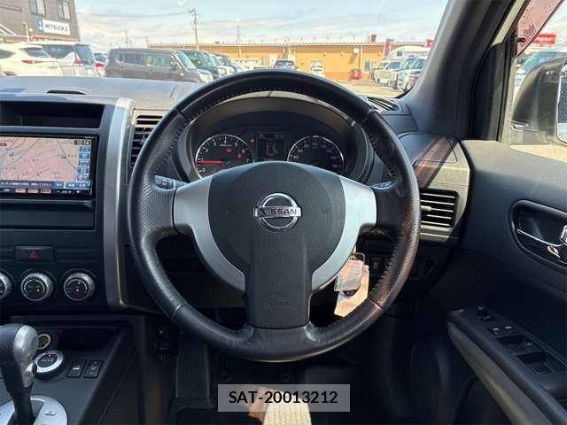 Nissan X-TRAIL 2011-07 8662576-14