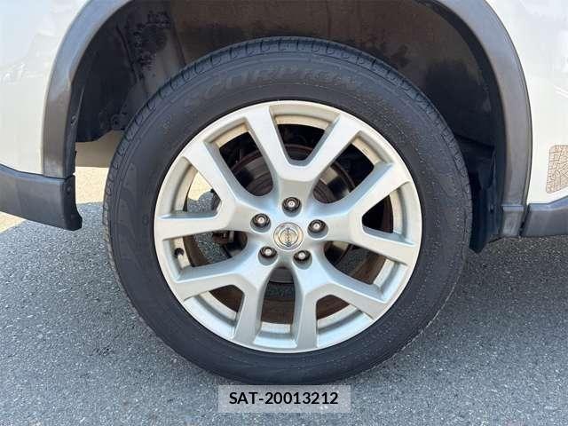 Nissan X-TRAIL 2011-07 8662576-16