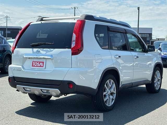 Nissan X-TRAIL 2011-07 8662576-20