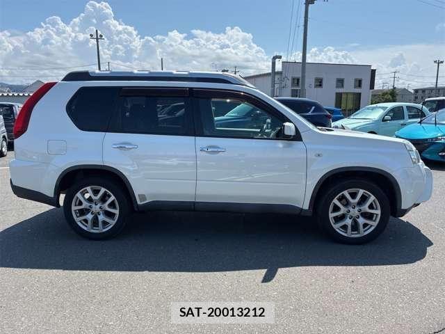 Nissan X-TRAIL 2011-07 8662576-24