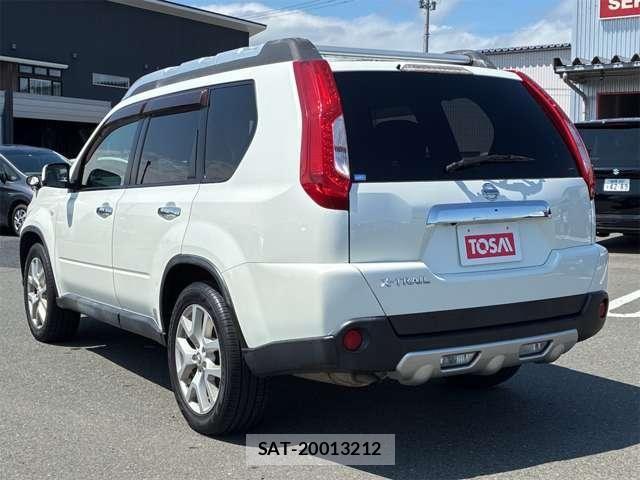 Nissan X-TRAIL 2011-07 8662576-26