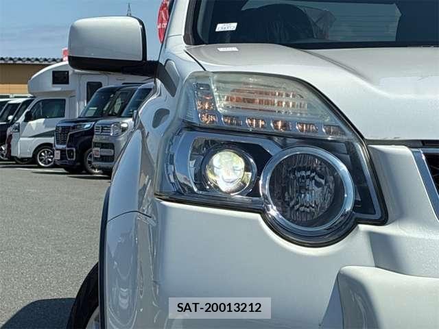 Nissan X-TRAIL 2011-07 8662576-27