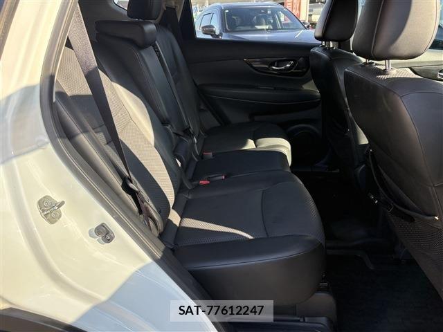 Nissan X-TRAIL 2018-10 8667204-17