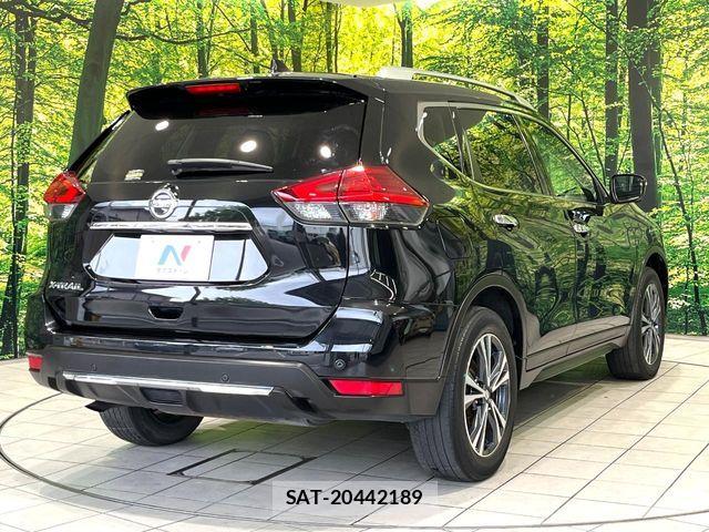 Nissan X-TRAIL 2017-09 8667205-16