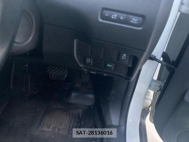Nissan X-TRAIL 2013-12 8662585-15