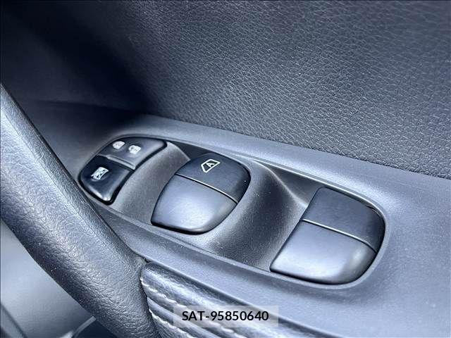 Nissan X-TRAIL 2017-05 8662568-29