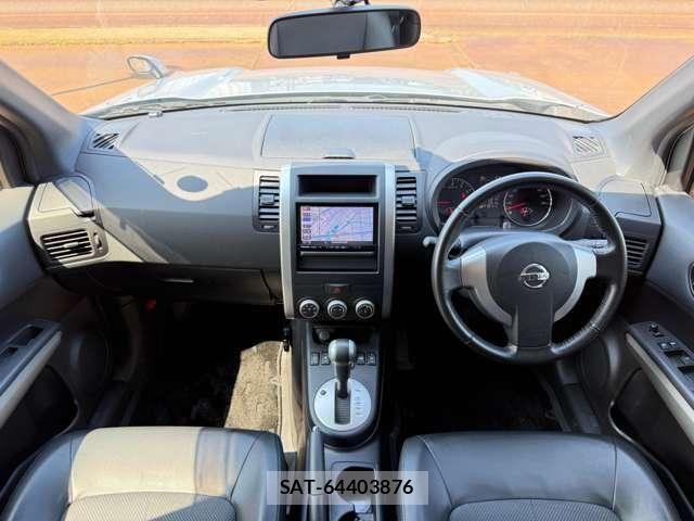Nissan X-TRAIL 2012-08 8686988-1