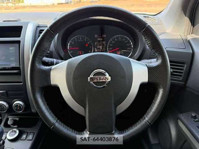 Nissan X-TRAIL 2012-08 8686988-3