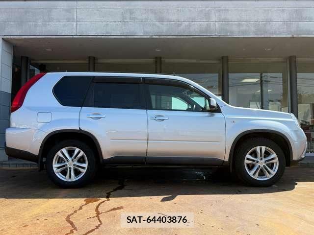 Nissan X-TRAIL 2012-08 8686988-6