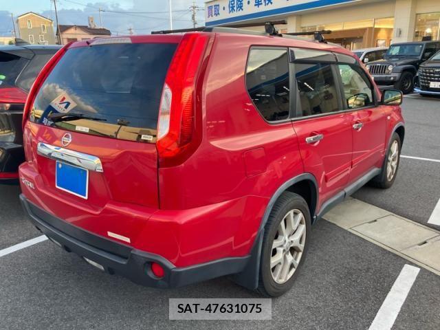 Nissan X-TRAIL 2013-09 8686989-3