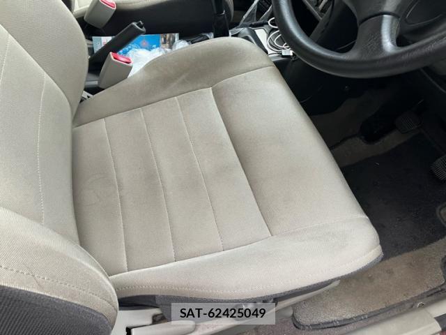 Nissan X-TRAIL 2002-01 8747039-20
