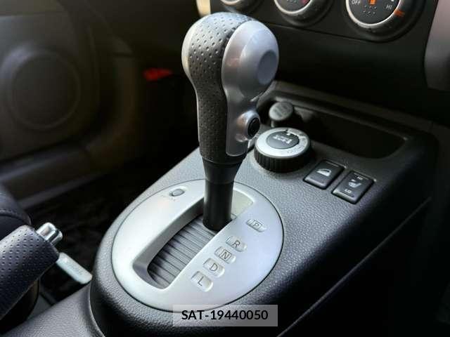 Nissan X-TRAIL 2012-08 8747026-9