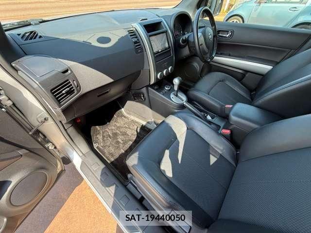 Nissan X-TRAIL 2012-08 8747026-20