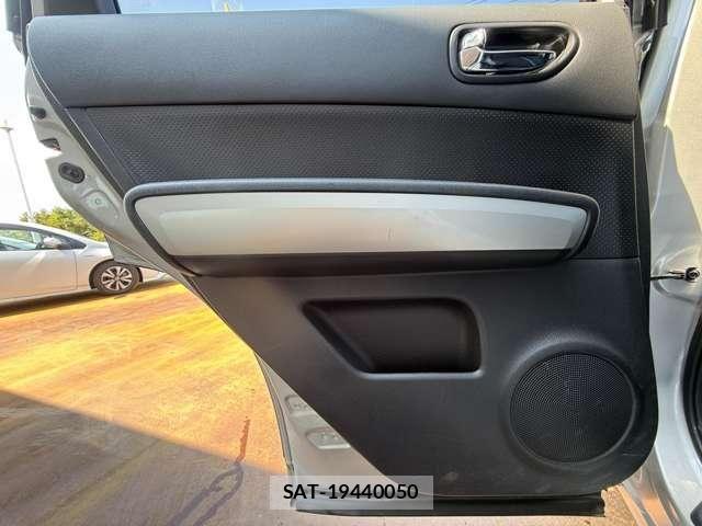 Nissan X-TRAIL 2012-08 8747026-28