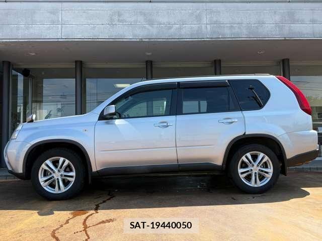 Nissan X-TRAIL 2012-08 8747026-7