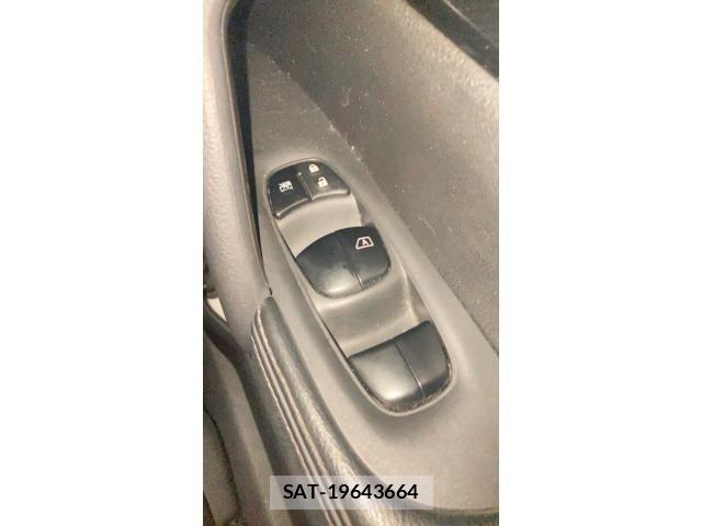 Nissan X-TRAIL 2016-04 8747034-12